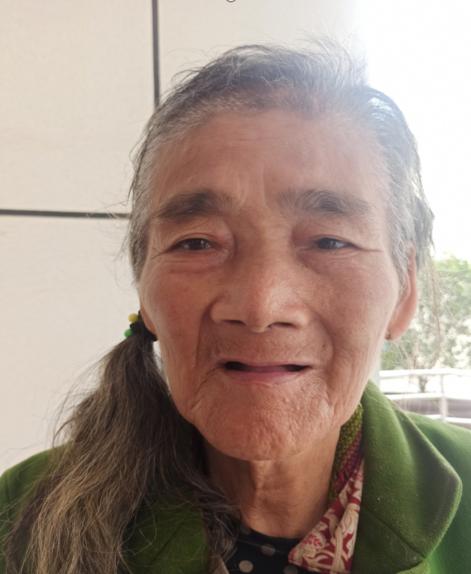 走失者照片 驻马店寻亲：六旬老太被救助，穿绿色...