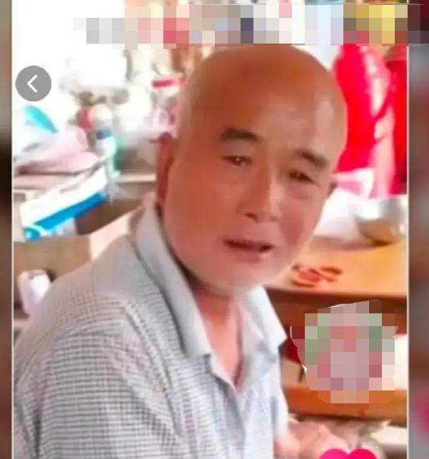 走失者照片 许昌急寻：七旬老人走失，穿蓝色格子...