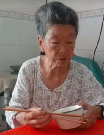 走失者照片 泸州市寻人：八旬老太走失，患阿尔茨...