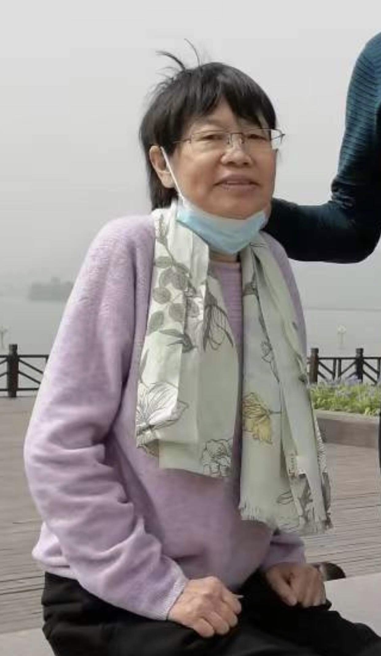 走失者照片 紧急寻人！滨州六旬老太失联多日，戴...