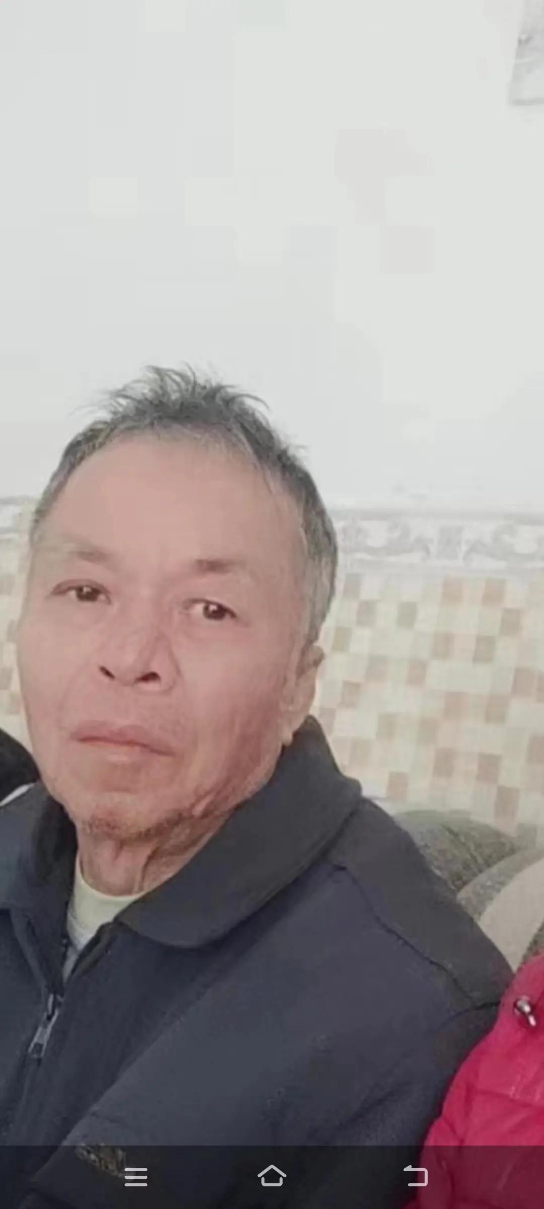 走失者照片 玉林急寻：六旬老人走失，穿天蓝色上...