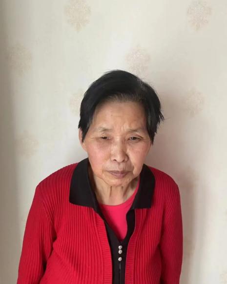 走失者照片 紧急寻人！西安六旬老太走失，驼背，...