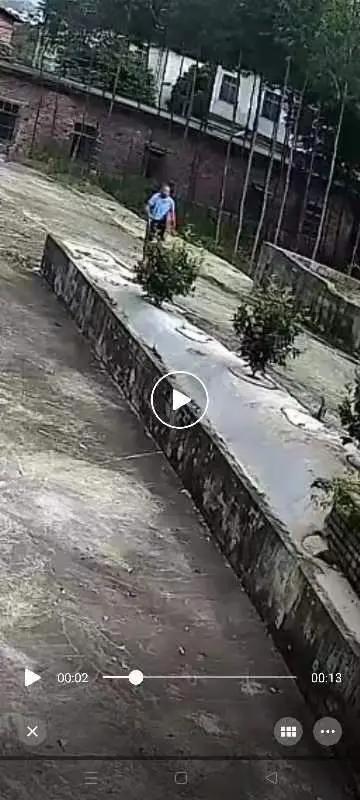 走失者照片 玉林急寻：六旬老人走失，穿天蓝色上...