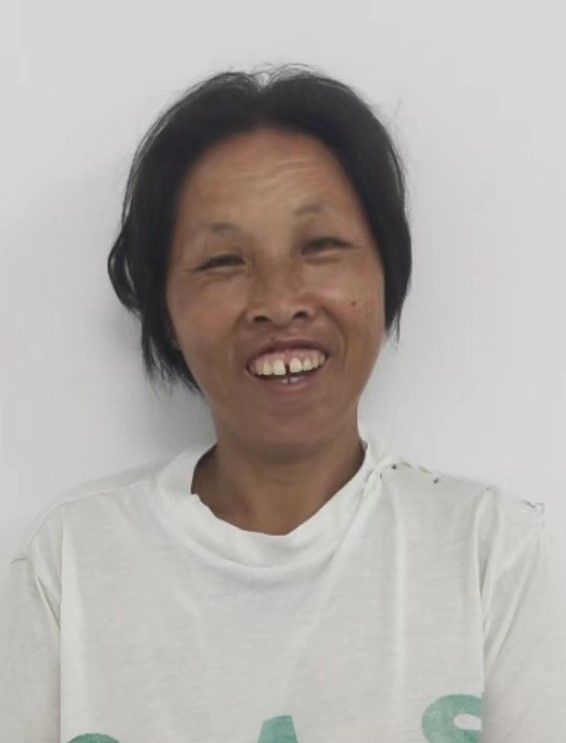 走失者照片 肇庆寻亲：中年女子被救助，偏瘦，穿...