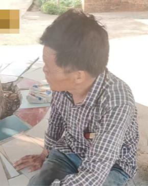 走失者照片 南宁市寻人：六旬老人走失，穿黑白相...