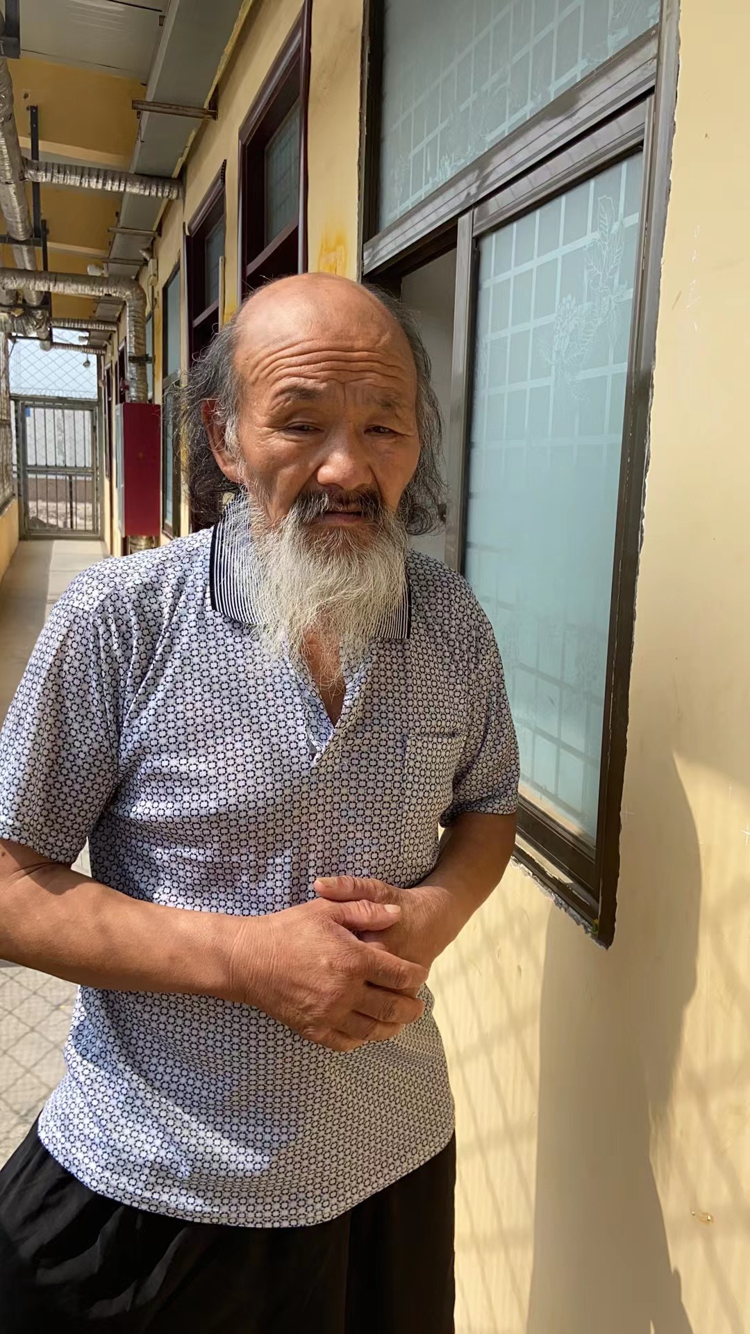 走失者照片 开封寻亲：七旬老人被救助，自述叫王...