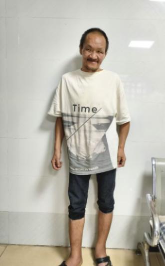 走失者照片 南阳市寻亲：五旬男子被救助，穿白色...