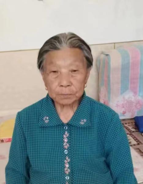 走失者照片 银川寻人！八旬老太失联数日，戴红色...