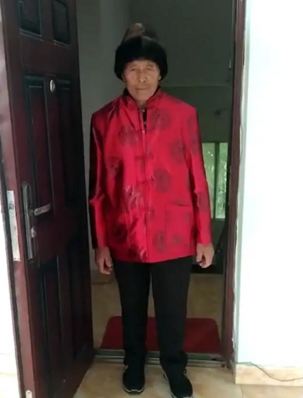 走失者照片 德阳八旬老人失联，穿红色外套、黑色...