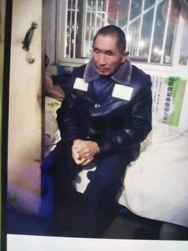 走失者照片 信阳寻人：七旬老人走失，穿深蓝色短...
