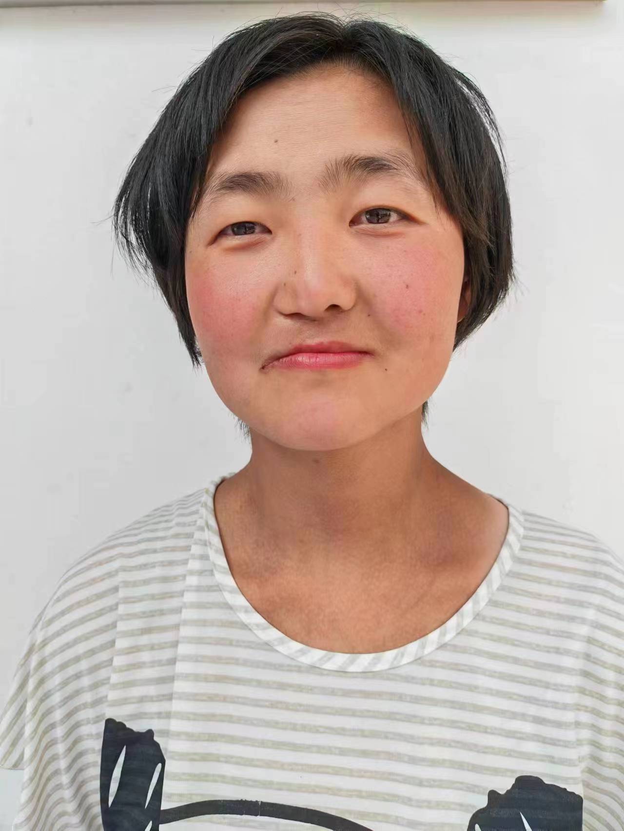 走失者照片 济宁寻亲：青年女子被救助，穿粉色外...