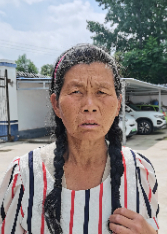 走失者照片 洛阳寻亲：六旬老太被救助，穿条纹短...