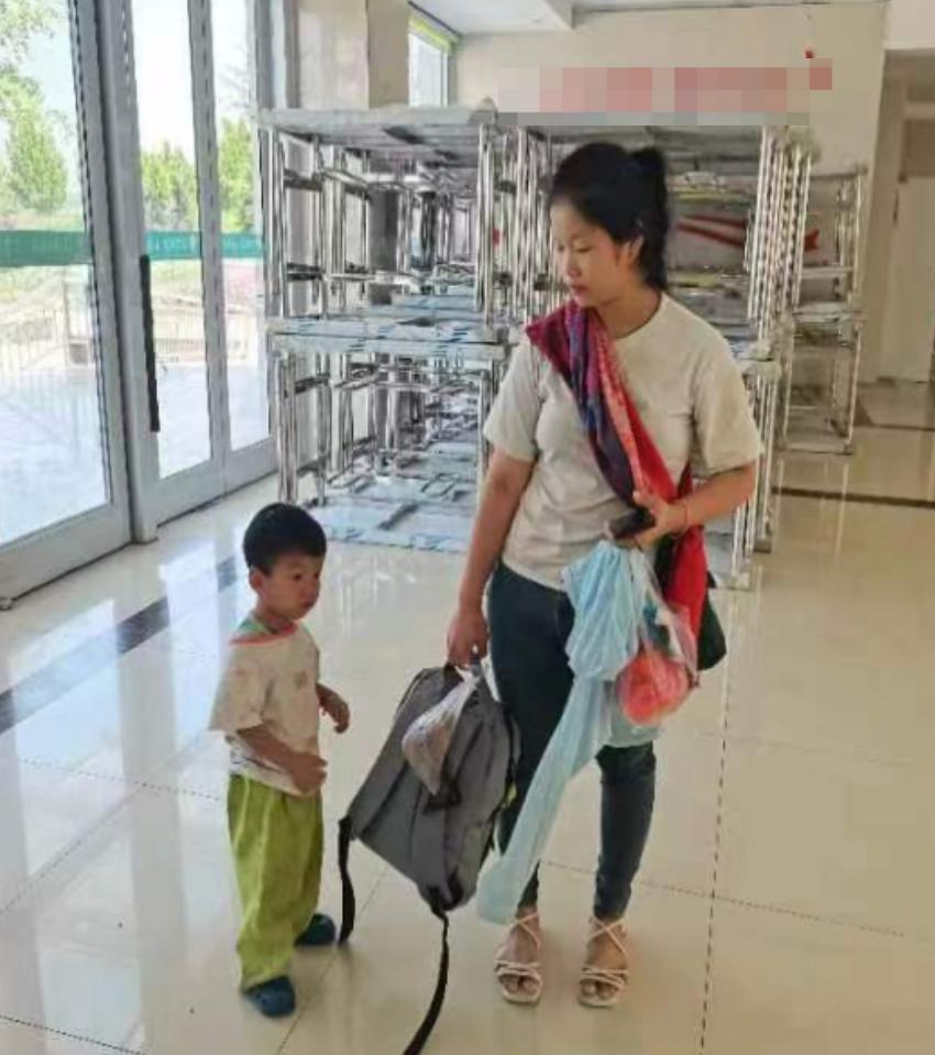 走失者照片 寻亲：母子在临沂市被救助，青年女子...
