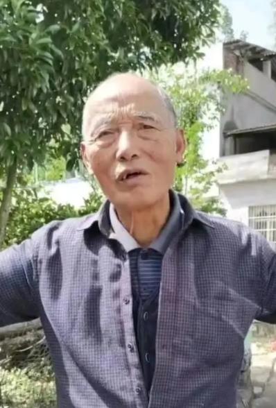走失者照片 紧急寻人！黄冈七旬老人走失，戴帽子...