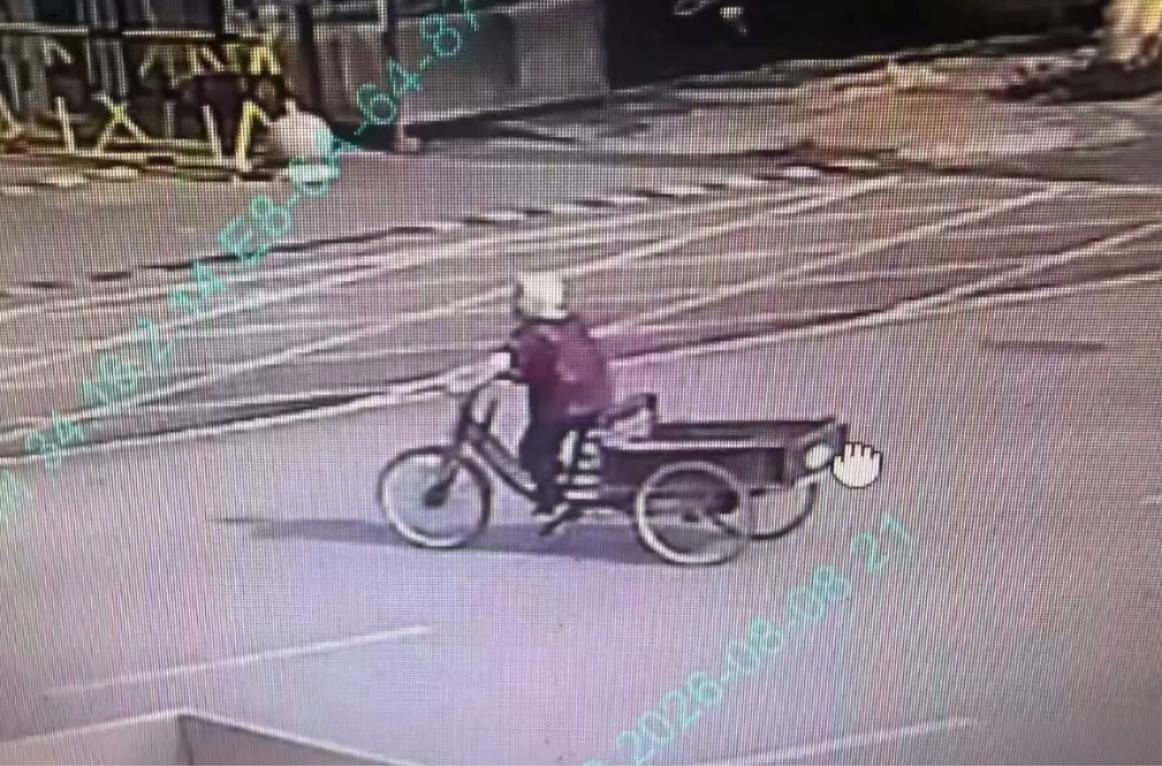 走失者照片 亳州市寻人：八旬老太走失，穿红色短...