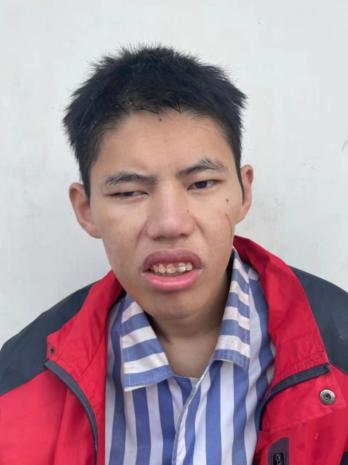 走失者照片 菏泽寻亲：青年男子被救助，无法正常...