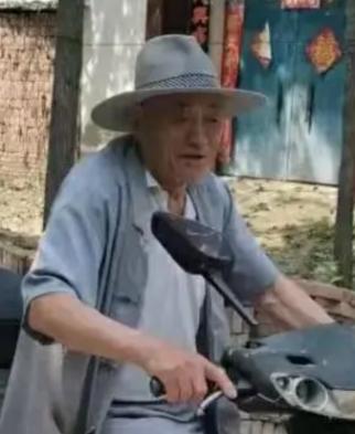 走失者照片 周口寻人！七旬老人走失，患阿尔茨海...
