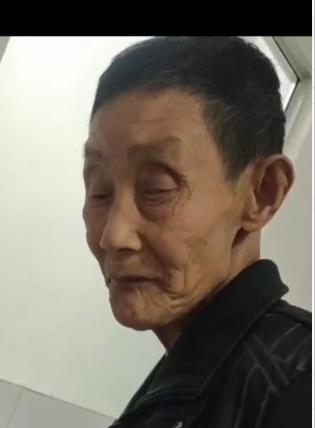 走失者照片 张家界寻人：七旬老人走失，穿灰白相...