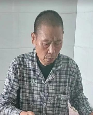 走失者照片 滨州寻人！七旬老人走失，穿黑色上衣...