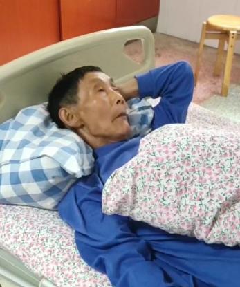 走失者照片 张家界寻人：七旬老人走失，穿灰白相...