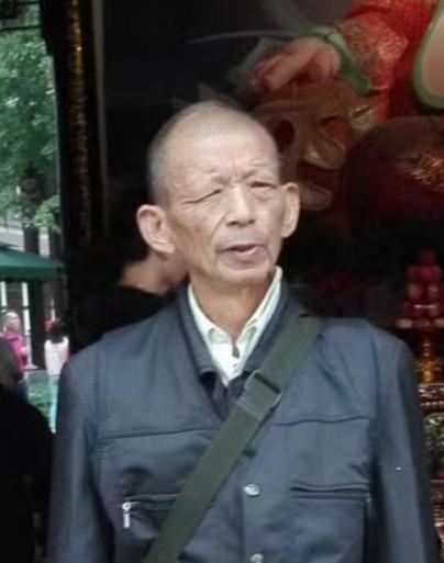 走失者照片 南充寻人！八旬老人失联，穿红黑相间...