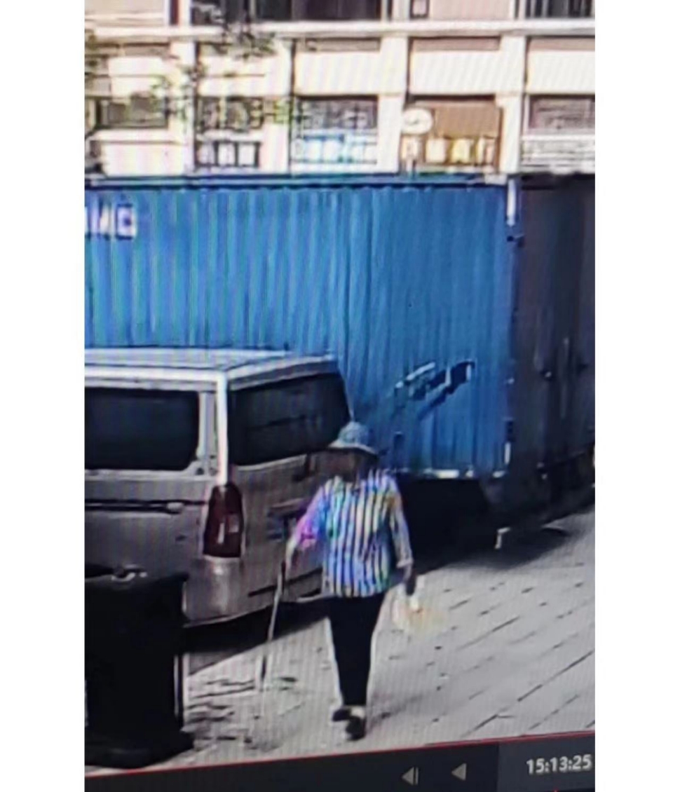 走失者照片 韶关寻人！八旬老太走失，戴蓝底碎花...