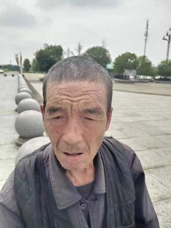 走失者照片 邵阳寻人：六旬老人失联，高1米65...