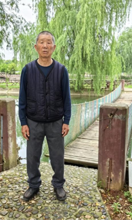 走失者照片 益阳市寻人：八旬老人走失，穿灰色唐...