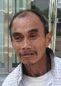 走失者照片 南阳寻亲：七旬老人被救助，穿白色T...