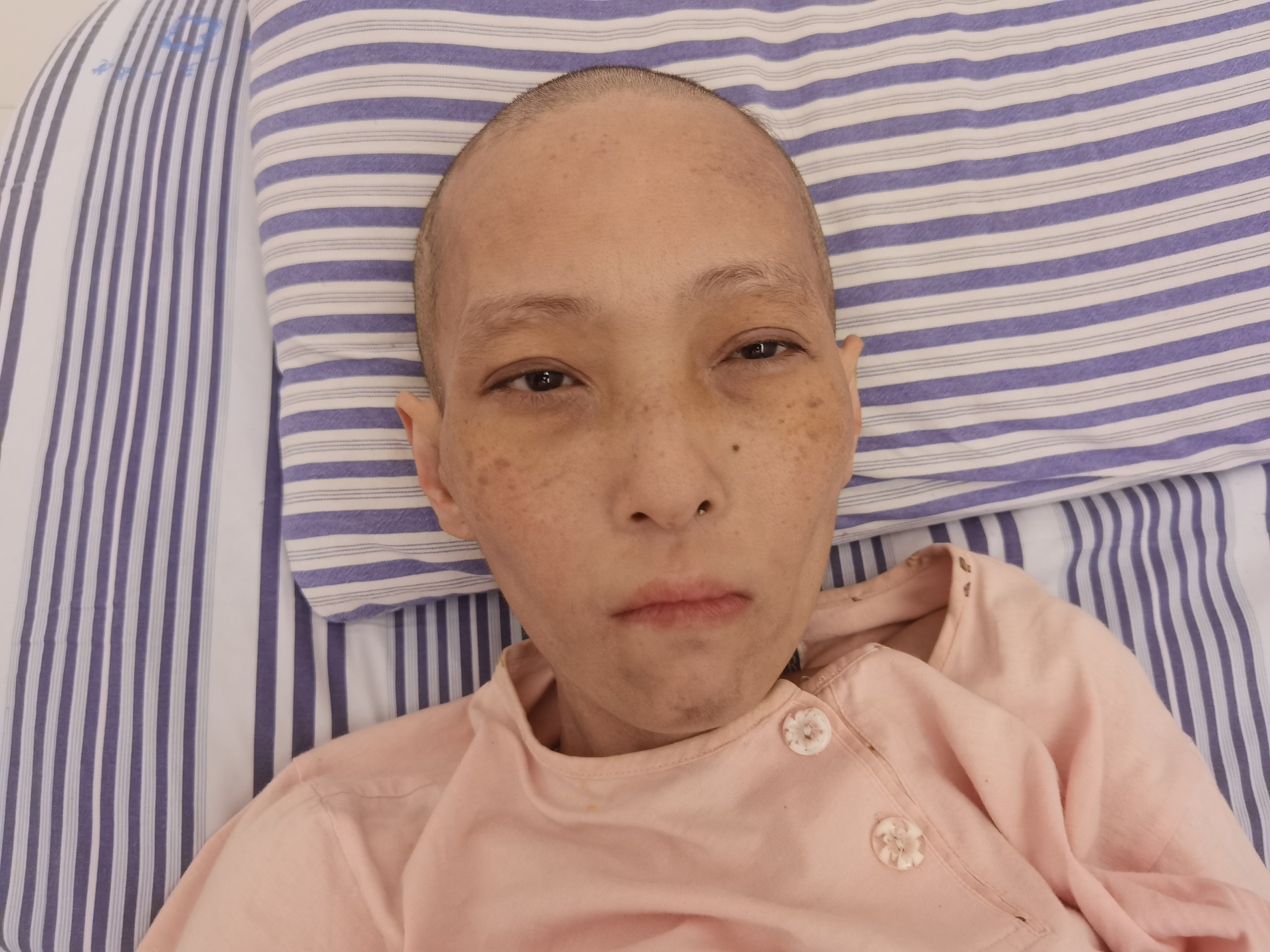走失者照片 株洲寻亲：中年女子被救助，穿短袖、...