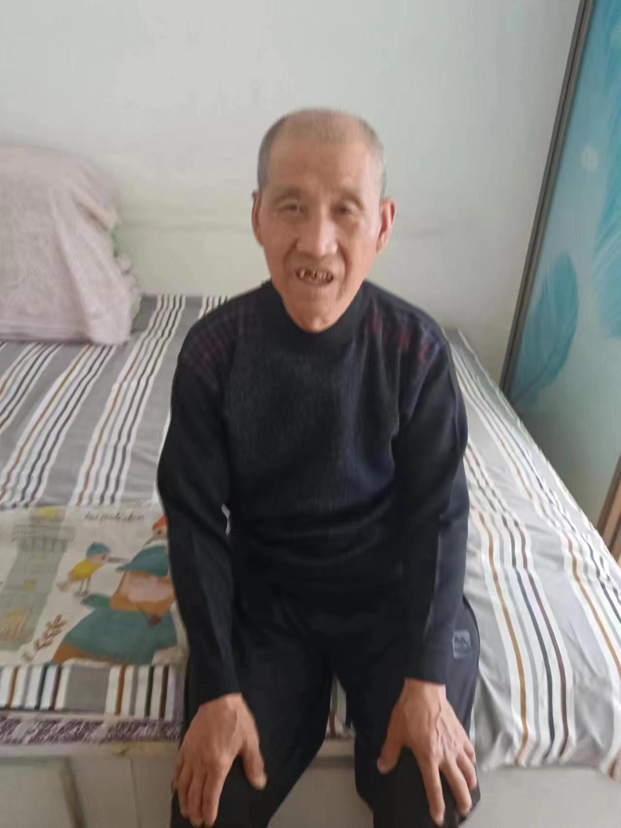 走失者照片 沈阳急寻：八旬老人走失，患小脑萎缩...