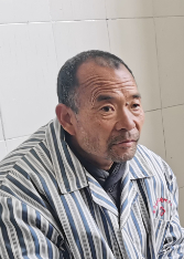 走失者照片 洛阳市寻亲：六旬老人被救助，穿迷彩...
