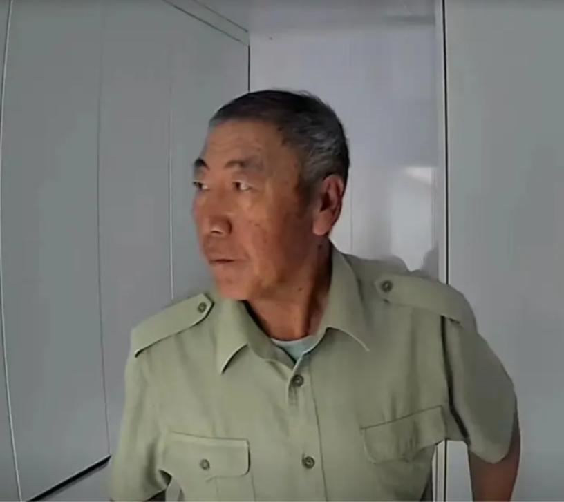 走失者照片 赤峰市寻人：七旬老人走失，穿蓝色防...
