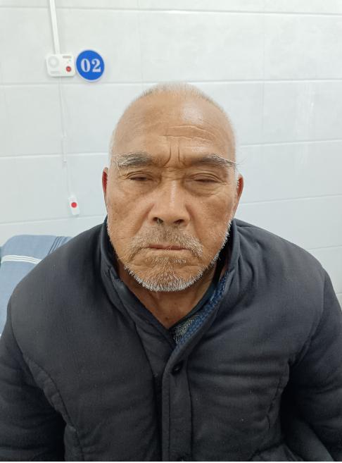走失者照片 岳阳寻亲：七旬老人被救助，穿黑色衣...