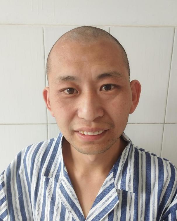 走失者照片 淄博寻亲：青年男子被救助，高1米7...