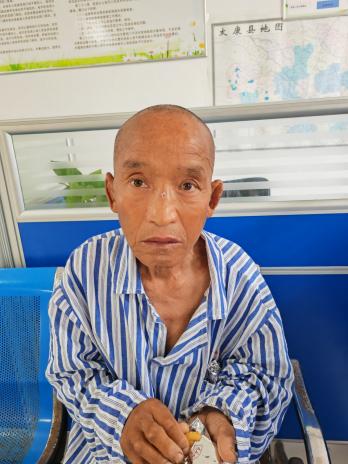 走失者照片 周口寻亲：六旬老人被救助，穿黑色棉...