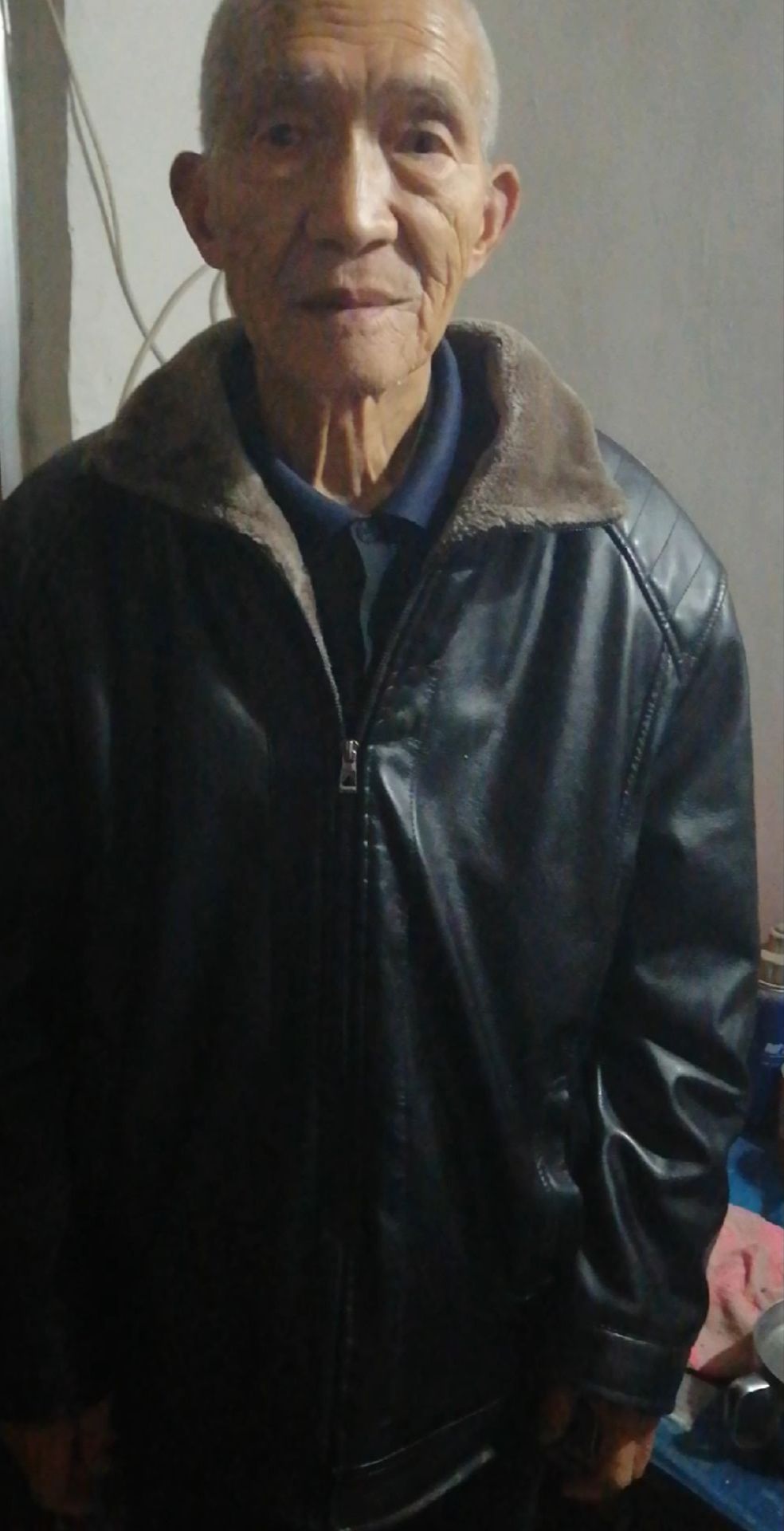 走失者照片 周口急寻：八旬老人失联，骑白红色自...
