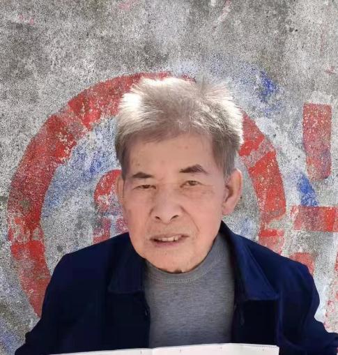 走失者照片 吉安八旬老人失联，穿蓝色中山装外套...
