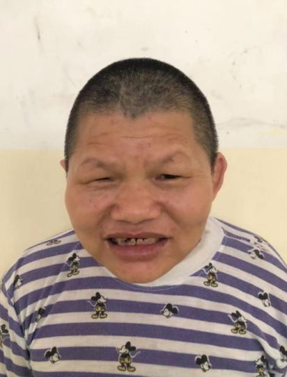 走失者照片 贵港寻亲：五旬女子被救助，问话不答...