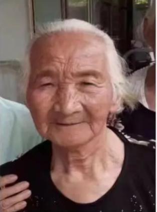 走失者照片 紧急寻人！济宁八旬老太失联，白色头...