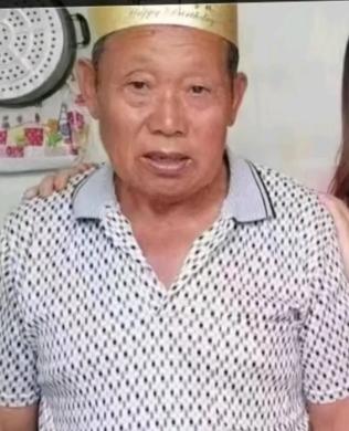 走失者照片 开封寻人：六旬老人失联，穿白色短袖...