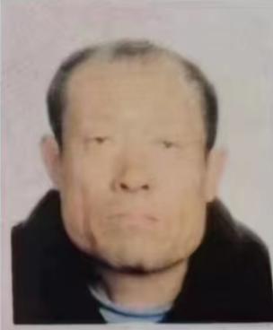 走失者照片 北京寻人：七旬老人失联，穿白色条纹...
