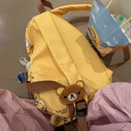 走失者照片 黄色包