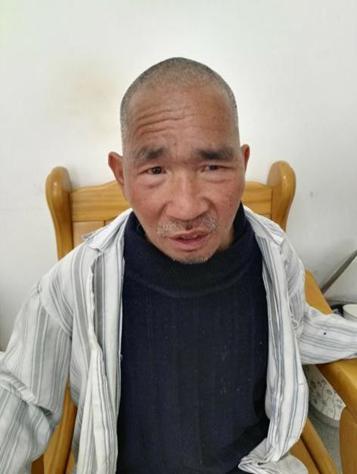 走失者照片 玉溪寻亲：六旬老人被救助数年，穿咖...
