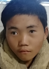 走失者照片 开封寻亲：12岁男孩被救助，穿灰色...