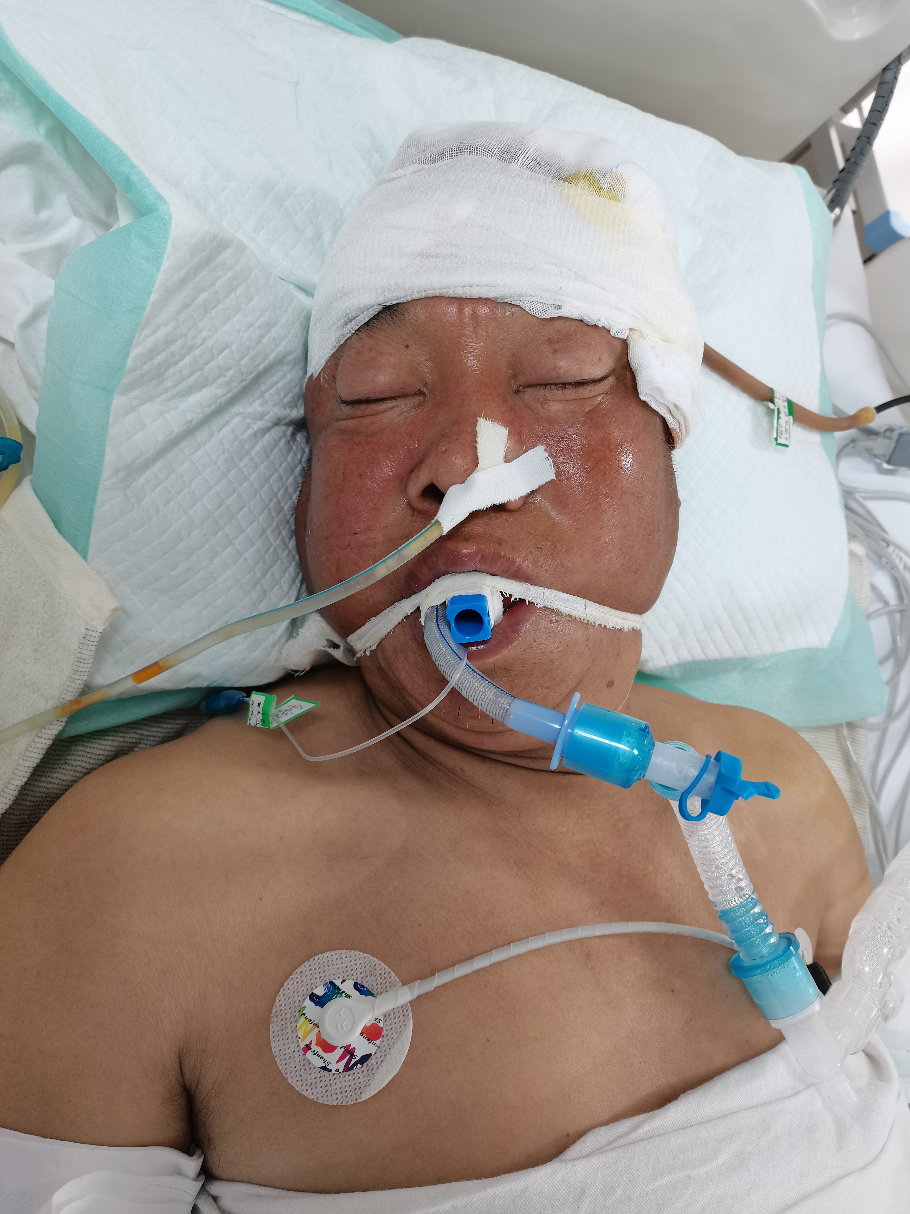 走失者照片 白城寻亲：五旬男子被救助，穿牛仔裤...