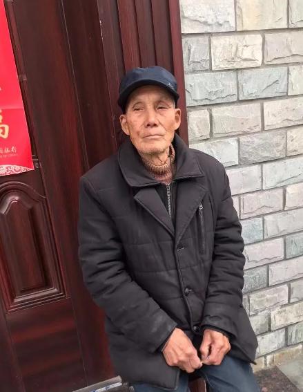 走失者照片 嘉兴海宁急寻：八旬老人走失，穿蓝色...