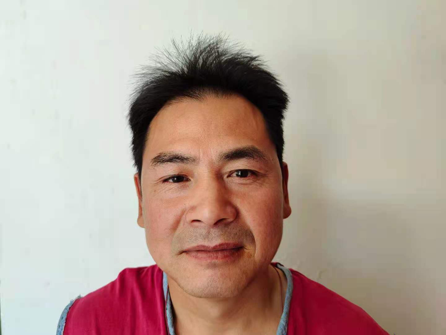 走失者照片 乌鲁木齐寻亲：五旬男子被救助，自述...