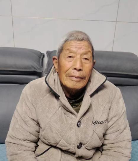 走失者照片 平顶山急寻！八旬老人失联，穿蓝色夹...