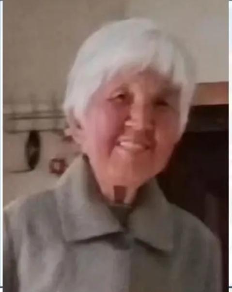 走失者照片 临汾急寻：八旬老太失联，穿灰白色上...
